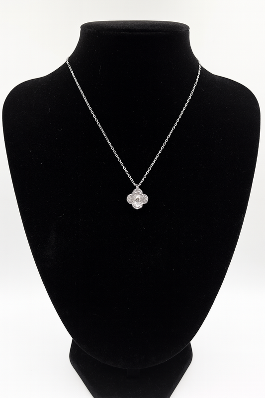 mizori jewelry stainless steel silver 13mm clover necklace on stand