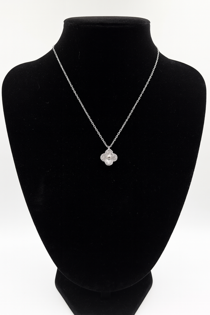 mizori jewelry stainless steel silver 13mm clover necklace on stand