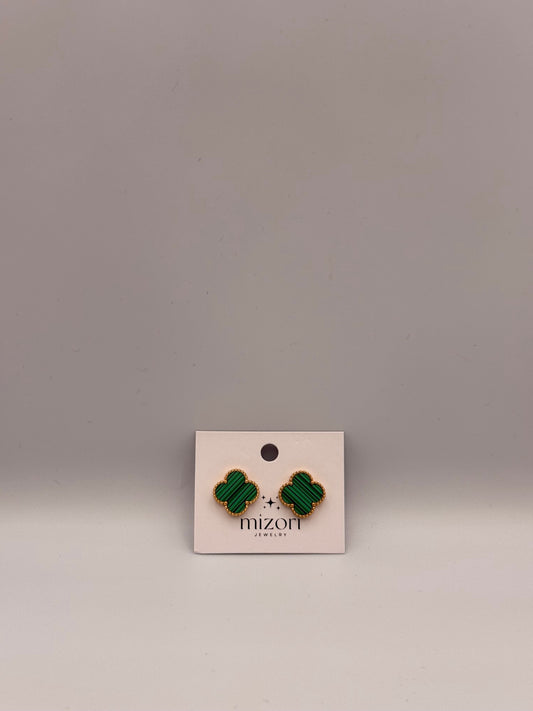 Mizori Jewelry green and gold stainless steel clover earrings, elegant and minimalist women’s fashion accessory