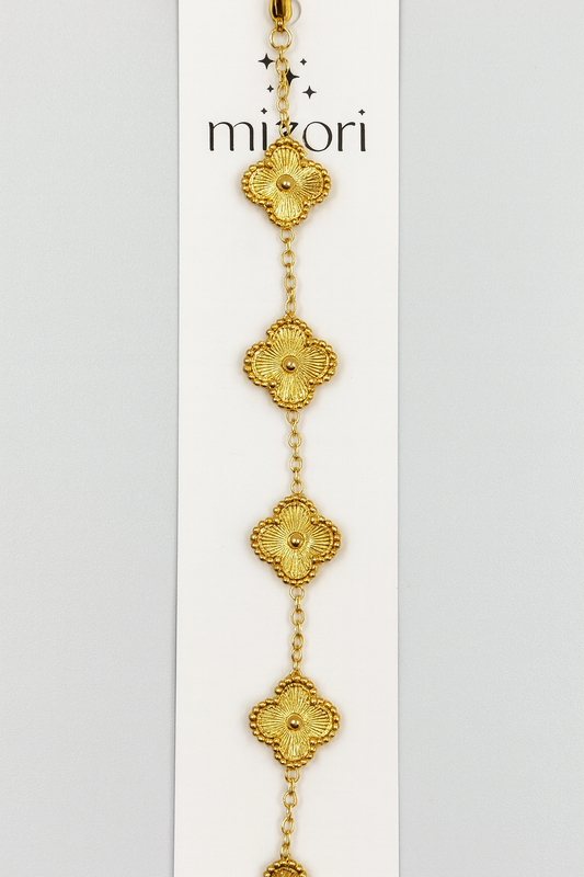 mizori_jewelry_stainless_steel_gold_13mm_clover_bracelet_with_five_clovers_water_resistant